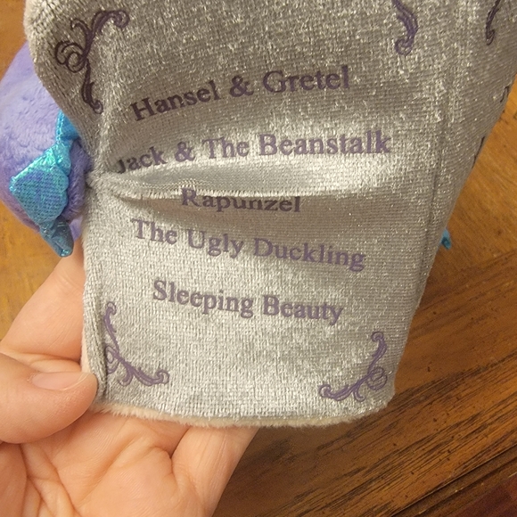 Cuddle Barn Storytelling Friends - Duncan The Storytelling Dragon - Picture 3 of 6